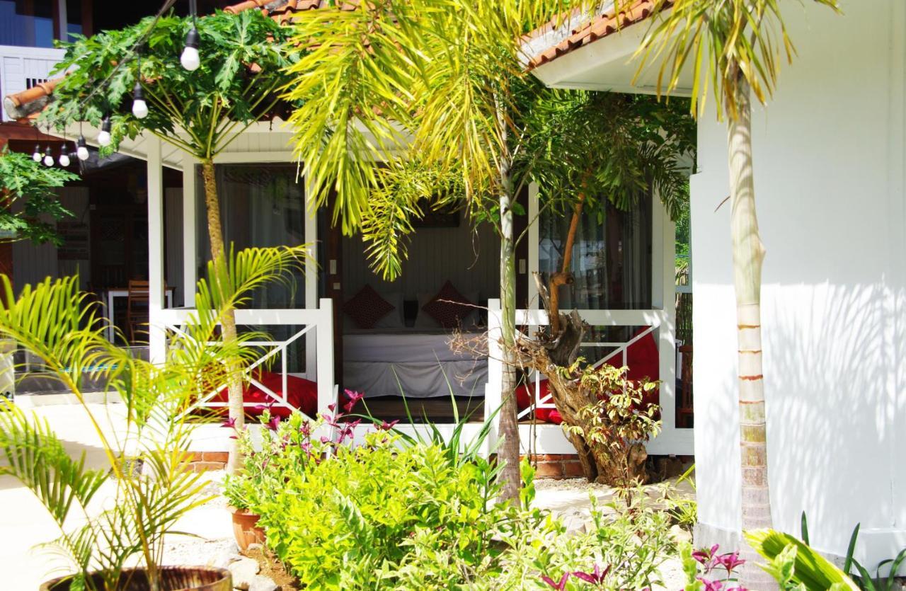 The High Dive Gili Gede By Ultimate Resorts Bagian luar foto