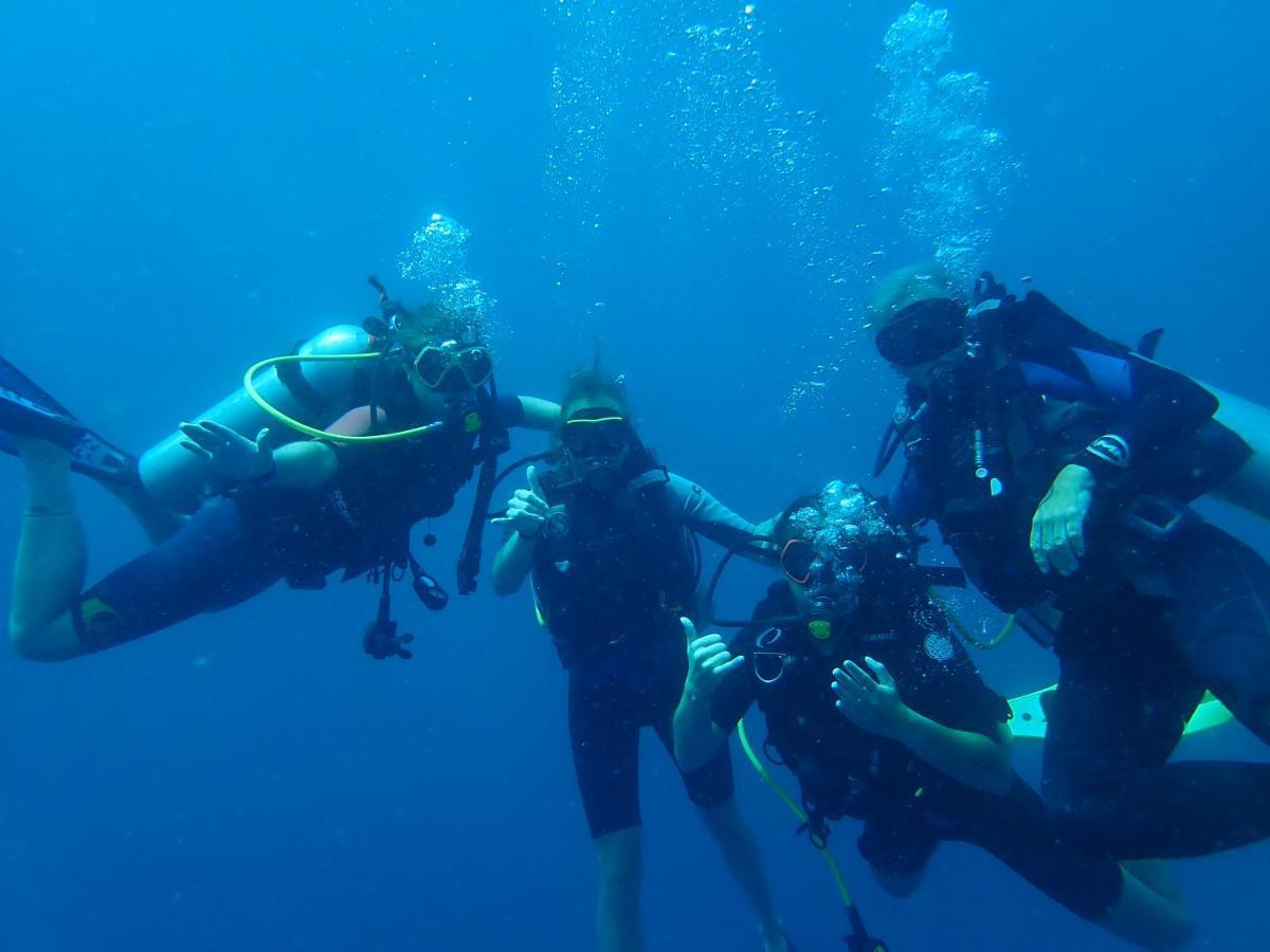 The High Dive Gili Gede By Ultimate Resorts Bagian luar foto