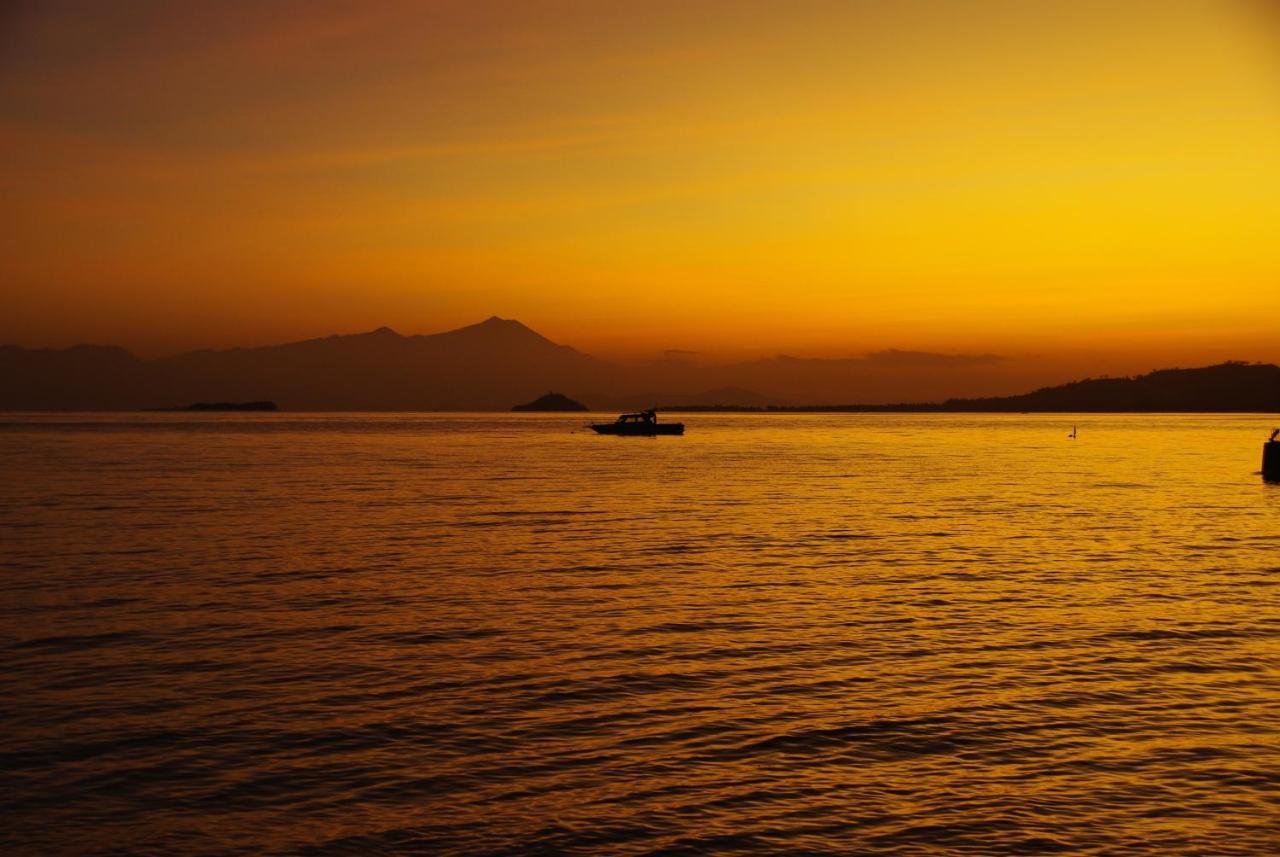 The High Dive Gili Gede By Ultimate Resorts Bagian luar foto