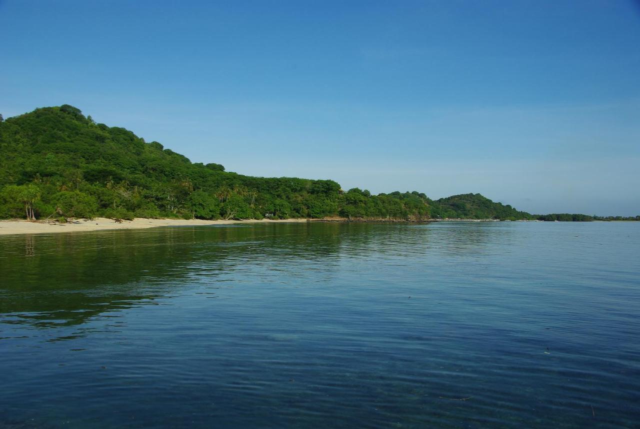 The High Dive Gili Gede By Ultimate Resorts Bagian luar foto