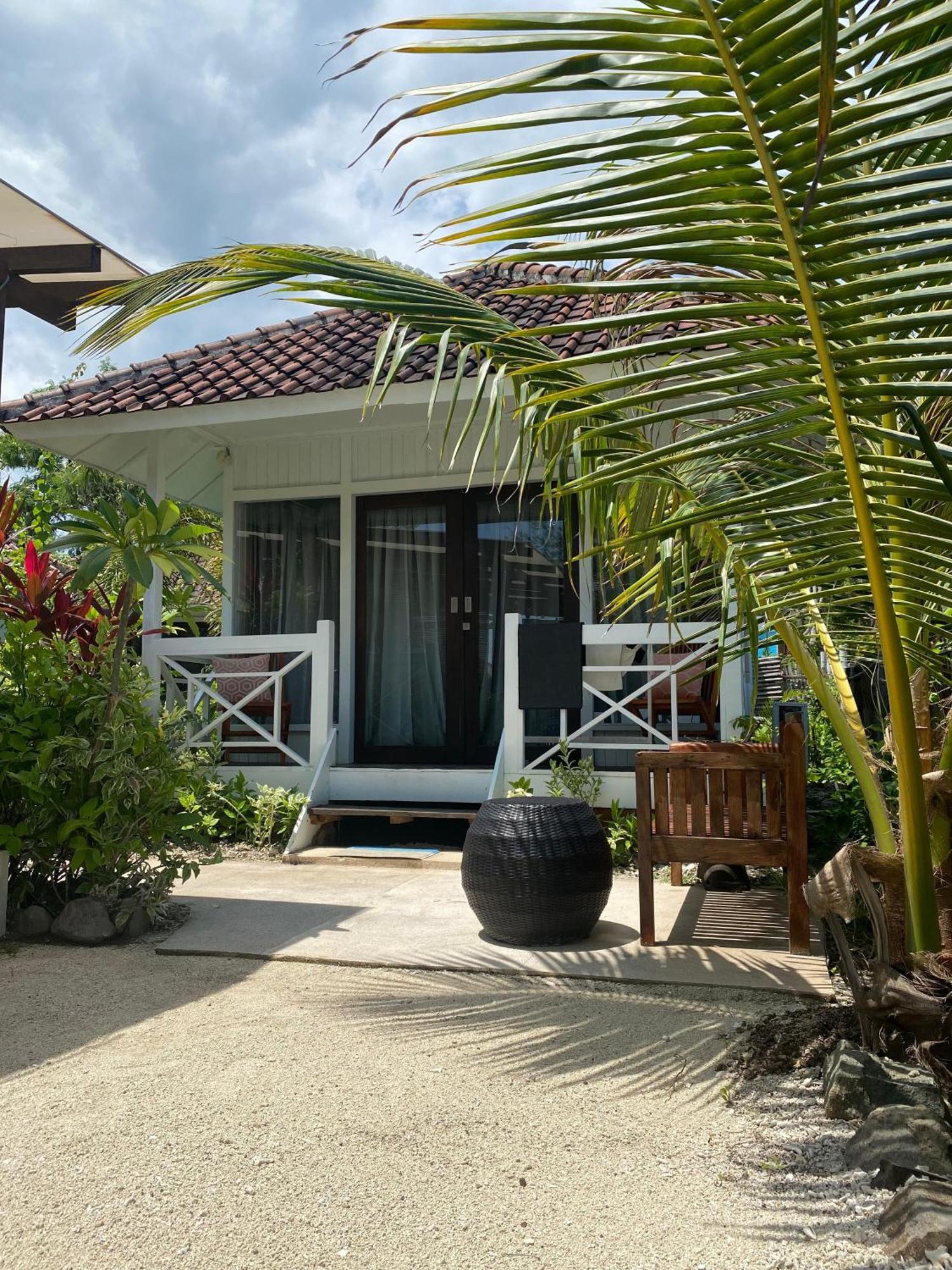 The High Dive Gili Gede By Ultimate Resorts Bagian luar foto